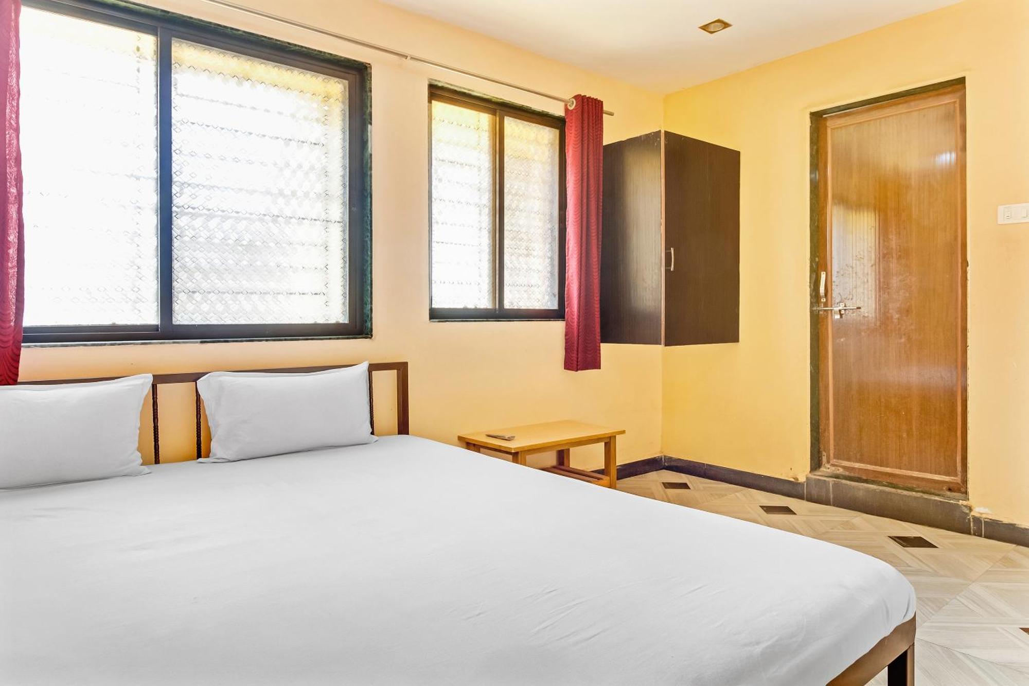 Hotel Spot On Harihar Lodging And Yatri Niwas Kolhapur Esterno foto