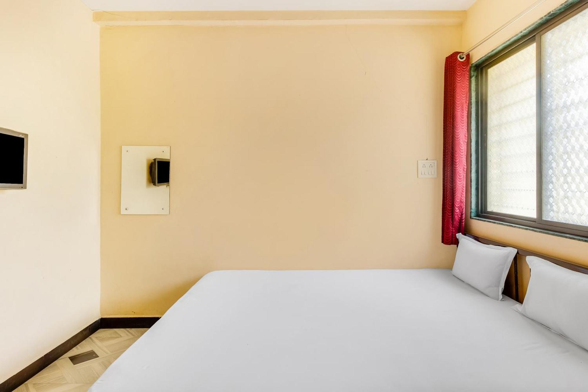 Hotel Spot On Harihar Lodging And Yatri Niwas Kolhapur Esterno foto