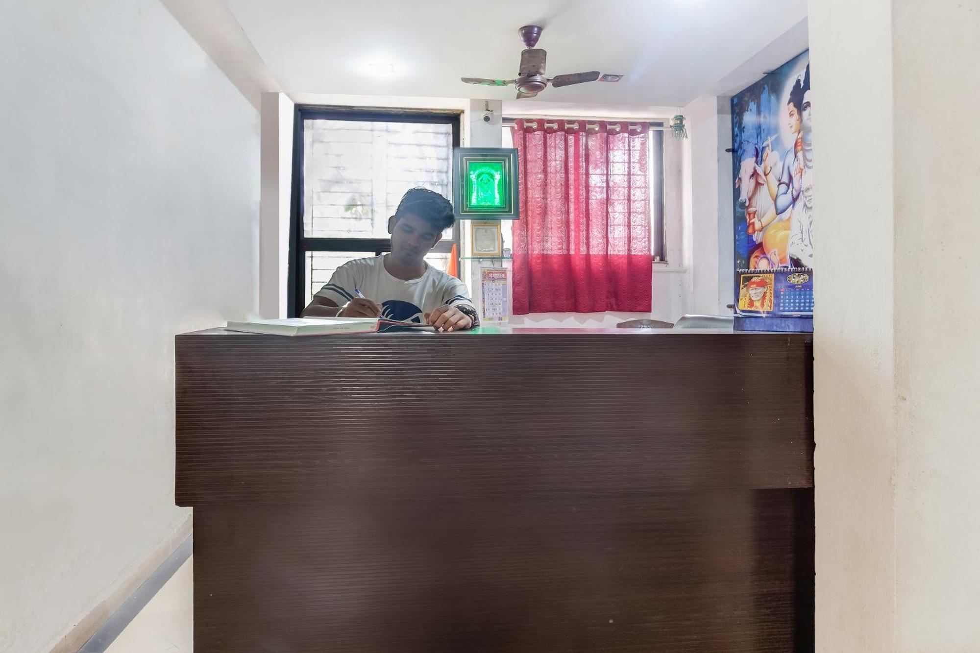 Hotel Spot On Harihar Lodging And Yatri Niwas Kolhapur Esterno foto
