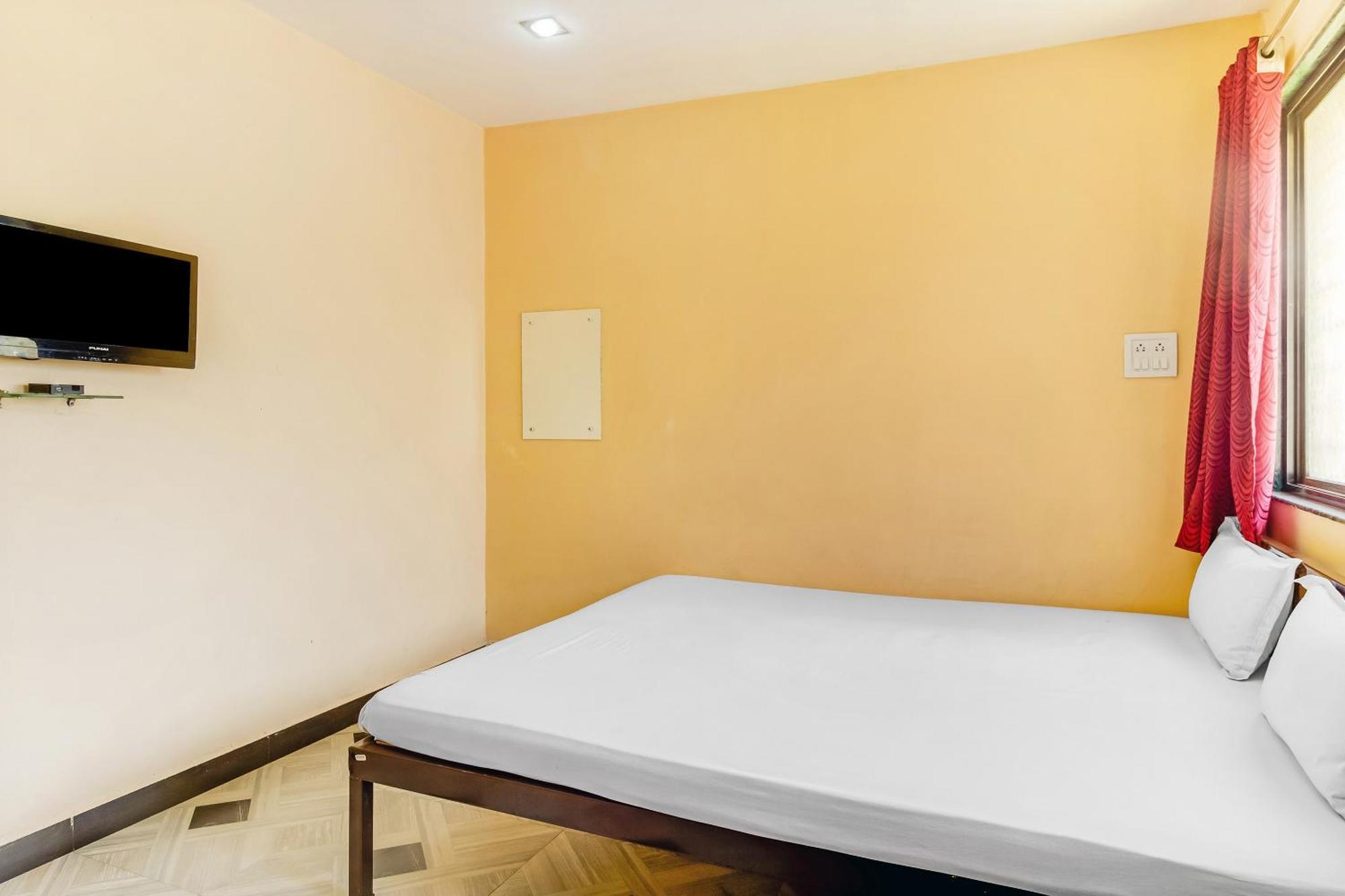 Hotel Spot On Harihar Lodging And Yatri Niwas Kolhapur Esterno foto