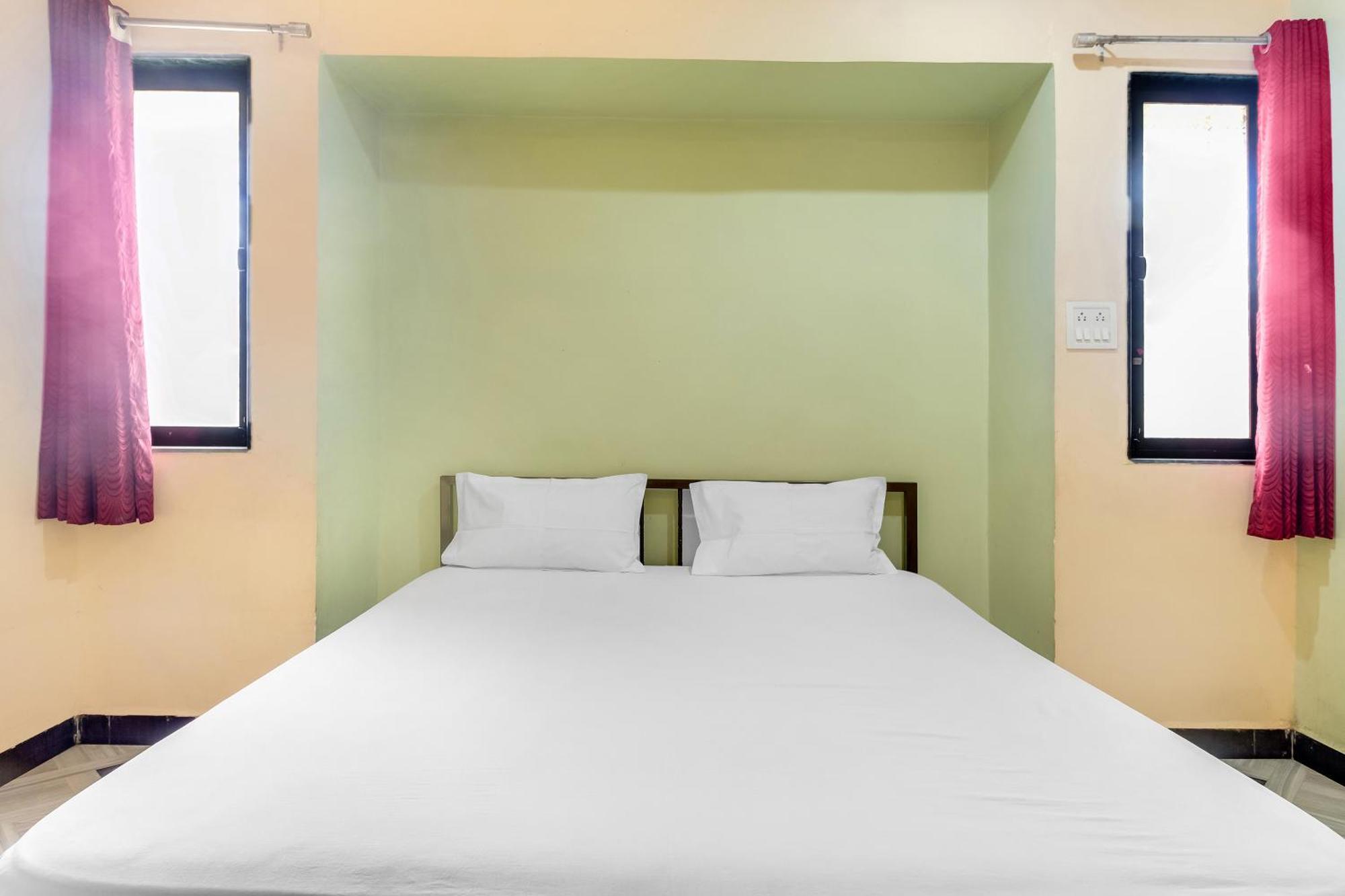 Hotel Spot On Harihar Lodging And Yatri Niwas Kolhapur Esterno foto