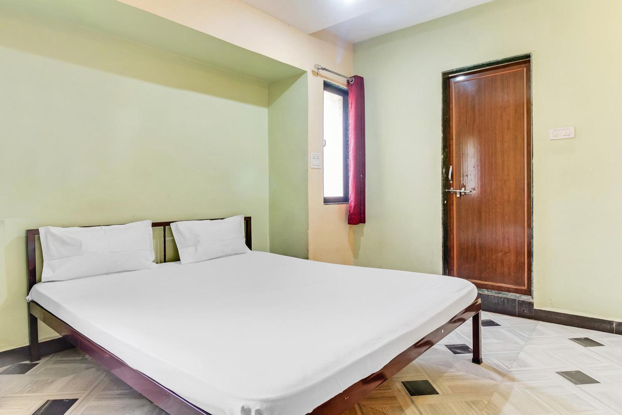 Hotel Spot On Harihar Lodging And Yatri Niwas Kolhapur Esterno foto