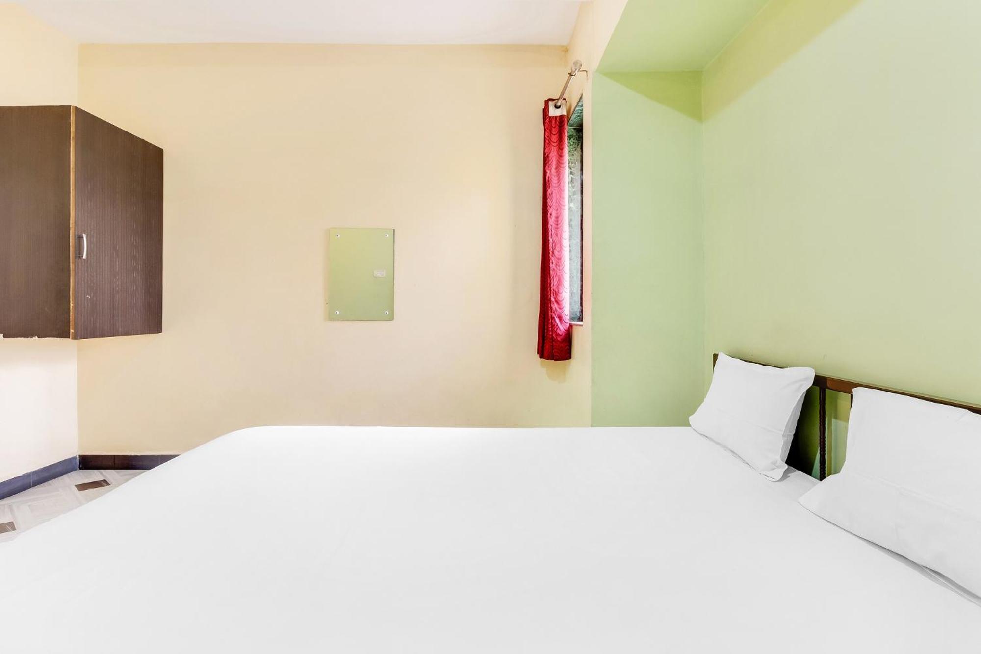 Hotel Spot On Harihar Lodging And Yatri Niwas Kolhapur Esterno foto